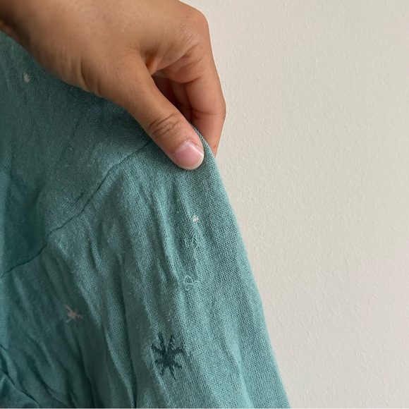 Disney World Mickey Mouse Holiday Spirit Jersey Sweater Adults size Large - Picture 8 of 12